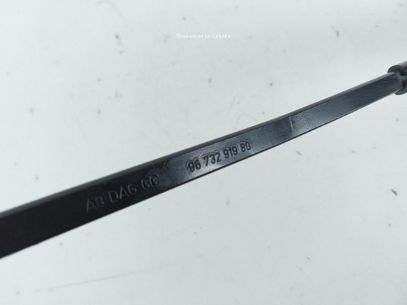 9673291980 BRAZO LIMPIAPARABRISAS DEL IZQ PEUGEOT 208|Desguaces La Cabaña