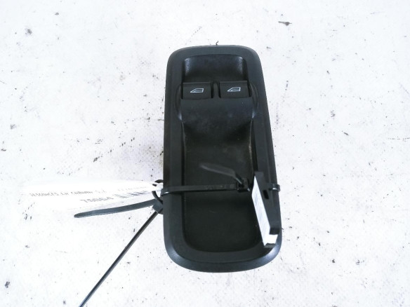 10008944 MANDO ELEVALUNAS PUERTA LAT DEL IZQ FORD FIESTA VI|Desguaces La Cabaña