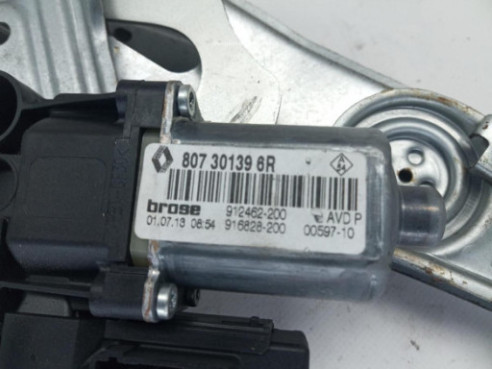 807301396R ELEVALUNAS PUERTA LAT DEL DER RENAULT MEGANE III Fastback (BZ0_)|Desguaces La Cabaña