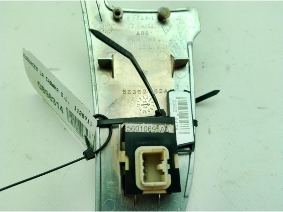 56010695AA MANDO ELEVALUNAS PUERTA LAT DEL DER JEEP CHEROKEE (KJ)|Desguaces La Cabaña