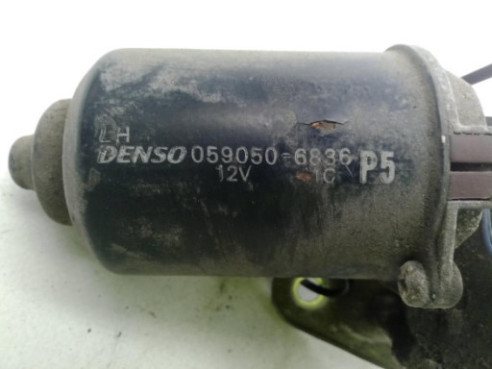  0590506836 MOTOR LIMPIAPARABRISAS DEL SUZUKI JIMNY Todo terreno, cerrada (SN)|Desguaces La Cabaña