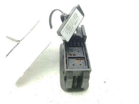   MANDO ELEVALUNAS PUERTA LAT DEL DER SUZUKI JIMNY Todo terreno, cerrada (SN)|Desguaces La Cabaña