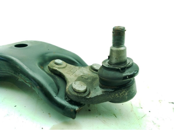 4806802130 BRAZO SUSPENSION DEL DER INF TOYOTA AURIS (_E18_)|Desguaces La Cabaña