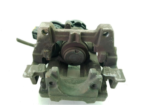 31471267 PINZA TRA IZQ VOLVO S90 II (234)|Desguaces La Cabaña