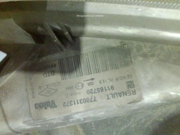 7700311372 FARO DERECHO RENAULT TRAFIC II Furgón (FL)|Desguaces La Cabaña