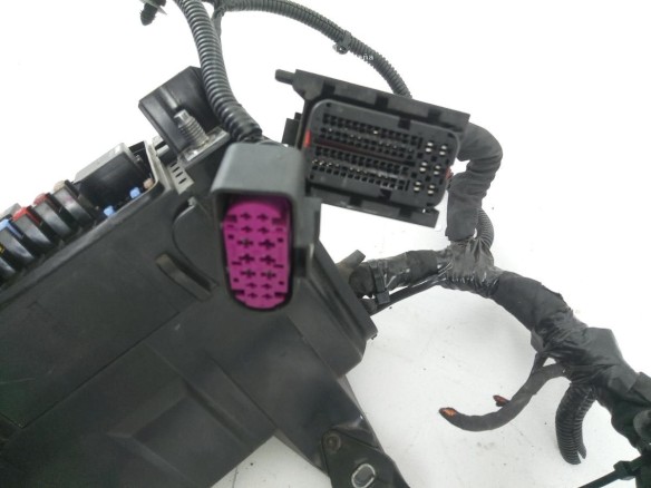 8888752265 CAJA FUSIBLES EXTERIOR (BSM) VOLVO XC40 (536) |Desguaces La Cabaña
