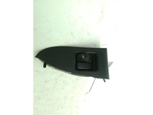  7700304763 MANDO ELEVALUNAS PUERTA LAT DEL DER RENAULT KANGOO (KC0/1_)|Desguaces La Cabaña
