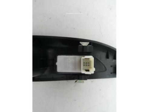 MANDO ELEVALUNAS PUERTA LATERAL TRASERO IZQUIERDO|Desguaces La Cabaña 2