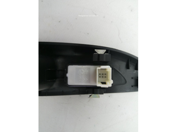 98044803ZD MANDO ELEVALUNAS PUERTA LAT TRA IZQ OPEL MOKKA |Desguaces La Cabaña