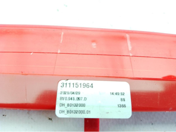 311151964 8V0945097D TERCERA LUZ DE FRENO VW TAIGO (CS1)|Desguaces La Cabaña