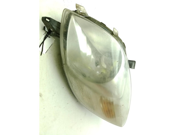  89900736 FARO DERECHO TOYOTA YARIS (_P9_)|Desguaces La Cabaña
