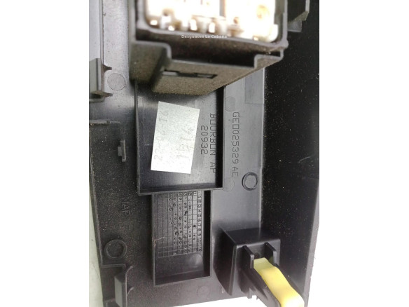8481002140 MANDO ELEVALUNAS PUERTA LAT DEL DER TOYOTA AURIS TOURING SPORTS (_E18_)|Desguaces La Cabaña
