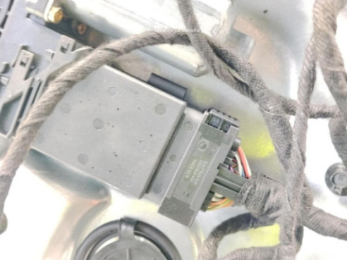   ELEVALUNAS PUERTA LAT DEL DER VW PASSAT Variant (3B5)|Desguaces La Cabaña