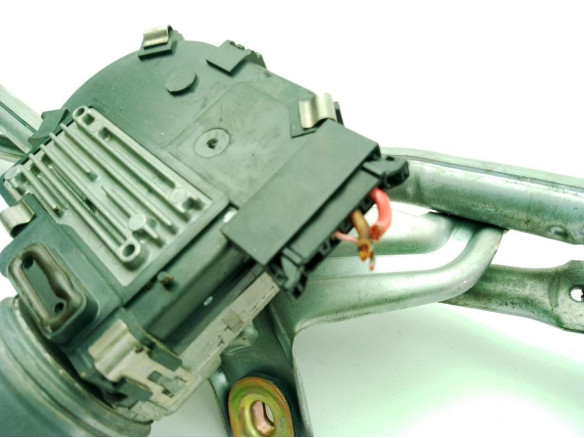 A2198200142 A2118200442 MOTOR LIMPIAPARABRISAS DEL MERCEDES BENZ CLS (C219)|Desguaces La Cabaña