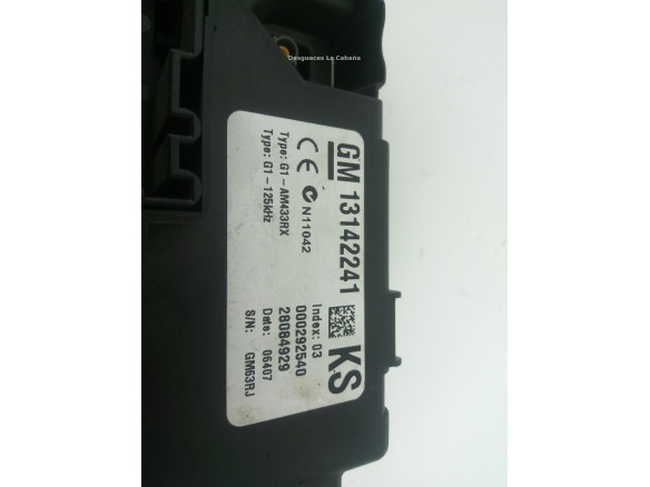 13142241KS CAJA FUSIBLES INTERIOR (BSI) OPEL CORSA D (S07)|Desguaces La Cabaña