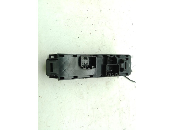   MANDO ELEVALUNAS PUERTA LAT DEL IZQ FORD TRANSIT COURIER Furgón|Desguaces La Cabaña