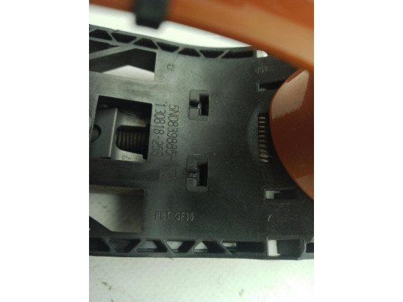 5N0839885H MANILLA PUERTA LAT TRA DER EXT SEAT ATECA (KH7)|Desguaces La Cabaña