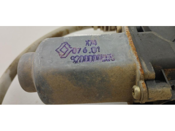 8200000558 ELEVALUNAS PUERTA LAT TRA DER RENAULT LAGUNA II (BG0/1_) |Desguaces La Cabaña