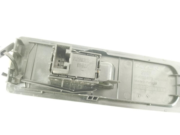 81255030381 MANDO ELEVALUNAS PUERTA LAT DEL DER MAN TGX II|Desguaces La Cabaña