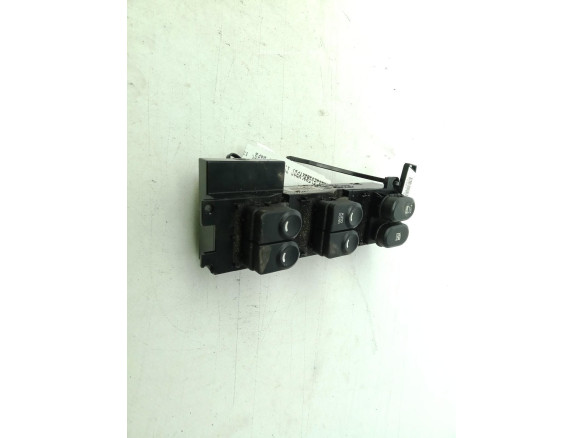 935702L030WK MANDO ELEVALUNAS PUERTA LAT DEL IZQ HYUNDAI i30 (FD)|Desguaces La Cabaña