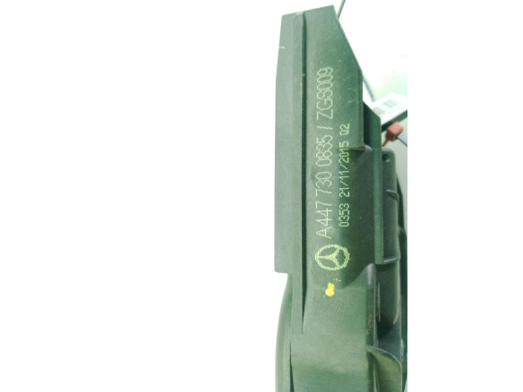 A4477300702, A4477300835 CERRADURA PUERTA LAT TRA IZQ MERCEDES BENZ CLASE V (W447)|Desguaces La Cabaña