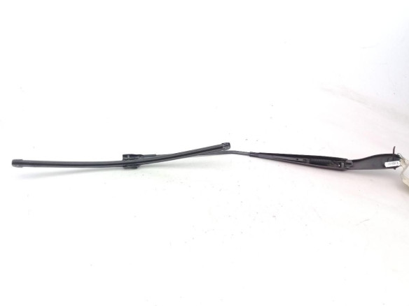 BRAZO LIMPIAPARABRISAS DEL DER VOLVO V50 (545) |Desguaces La Cabaña