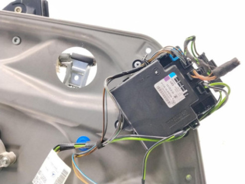 A1697200979 ELEVALUNAS PUERTA LAT DEL IZQ MERCEDES BENZ CLASE A (W169)|Desguaces La Cabaña