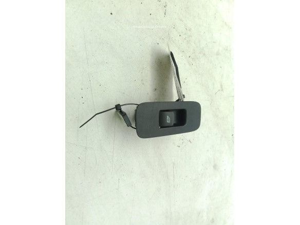   MANDO ELEVALUNAS PUERTA LAT DEL DER VOLVO V40 Fastback (525, 526)|Desguaces La Cabaña
