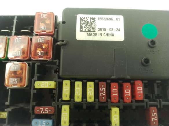 15533696 CAJA FUSIBLES INTERIOR (BSI) OPEL ASTRA K (B16)|Desguaces La Cabaña