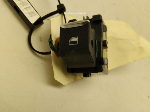 MANDO ELEVALUNAS PUERTA LATERAL TRASERO DERECHO|Desguaces La Cabaña