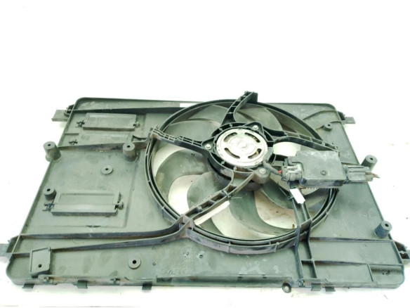 31368504 ELECTROVENTILADOR VOLVO V40 Fastback (525, 526)|Desguaces La Cabaña