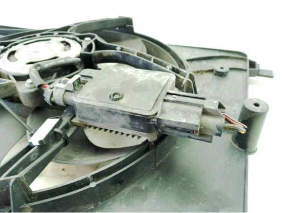 31368504 ELECTROVENTILADOR VOLVO V40 Fastback (525, 526)|Desguaces La Cabaña