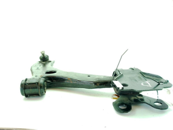   BRAZO SUSPENSION DEL DER INF VOLVO V40 Fastback (525, 526)|Desguaces La Cabaña