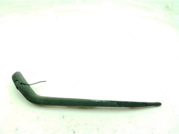 8524102040 BRAZO LIMPIAPARABRISAS TRA PORTÓN TOYOTA AURIS (_E15_)|Desguaces La Cabaña