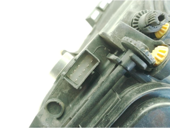 93189358, 13186382 FARO DERECHO OPEL CORSA D (S07)|Desguaces La Cabaña