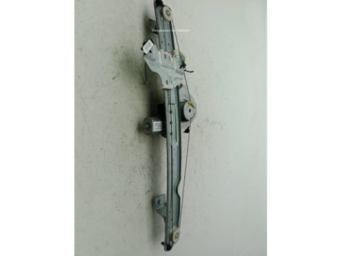 807213506R ELEVALUNAS PUERTA LAT DEL IZQ DACIA DUSTER|Desguaces La Cabaña