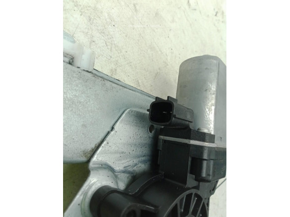 807213506R ELEVALUNAS PUERTA LAT DEL IZQ DACIA DUSTER|Desguaces La Cabaña