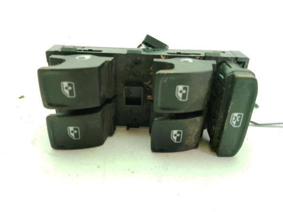  5G0959857F MANDO ELEVALUNAS PUERTA LAT DEL IZQ SEAT LEON ST (5F8)|Desguaces La Cabaña