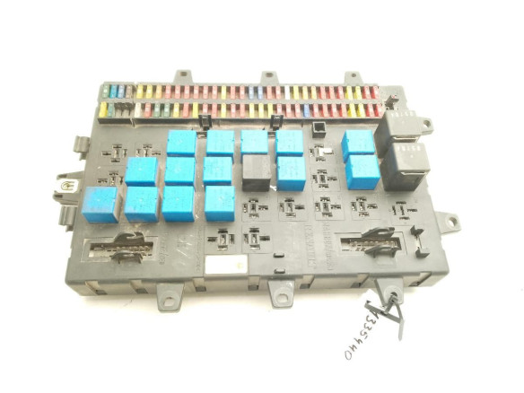 5010561943 CAJA FUSIBLES INTERIOR (BSI) RENAULT Magnum|Desguaces La Cabaña