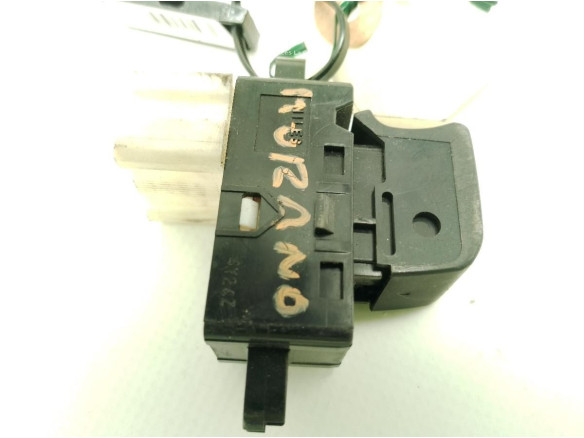 MANDO ELEVALUNAS PUERTA LAT TRA IZQ NISSAN MURANO I (Z50)|Desguaces La Cabaña