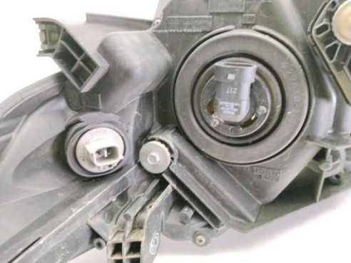 8113002550 FARO DERECHO TOYOTA COROLLA Sedán (_E15_)|Desguaces La Cabaña