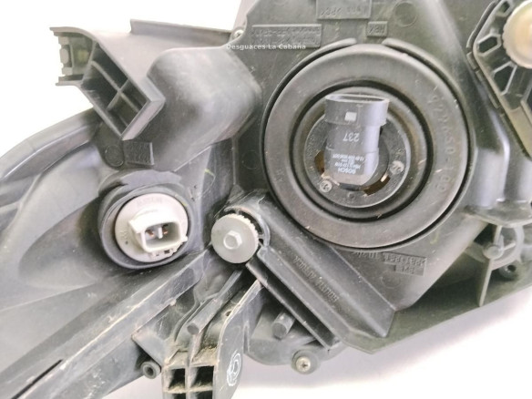 8113002550 FARO DERECHO TOYOTA COROLLA Sedán (_E15_)|Desguaces La Cabaña