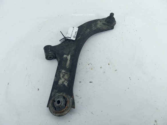 BRAZO SUSPENSION DEL DER INF NISSAN NV200 Furgón/ranchera familiar |Desguaces La Cabaña