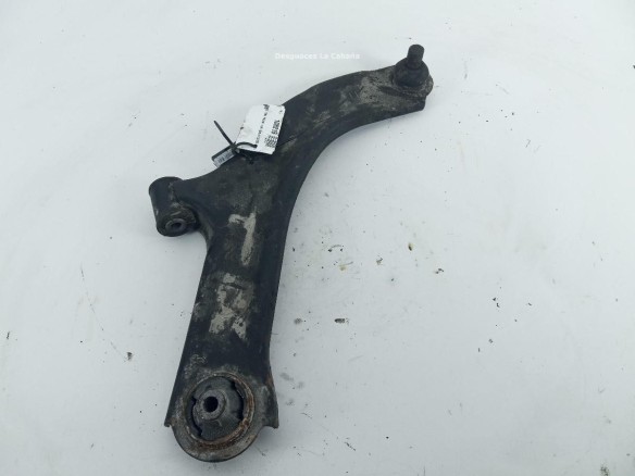 BRAZO SUSPENSION DEL DER INF NISSAN NV200 Furgón/ranchera familiar |Desguaces La Cabaña