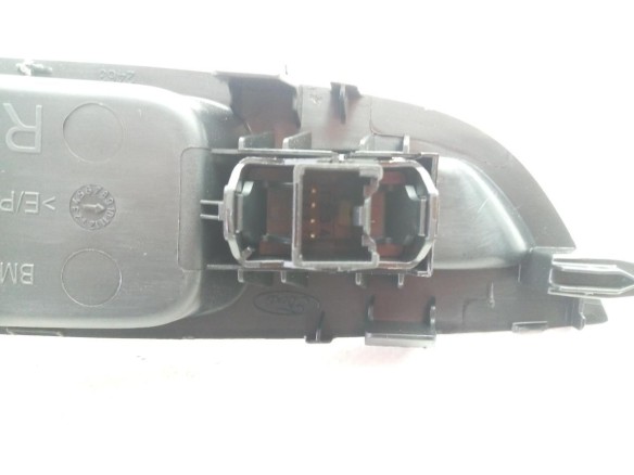 BM51A240A40AD MANDO ELEVALUNAS PUERTA LAT DEL DER FORD FOCUS III |Desguaces La Cabaña