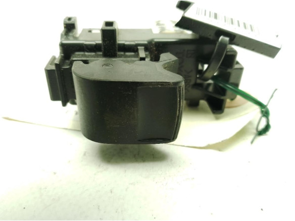 MANDO ELEVALUNAS PUERTA LAT DEL DER TOYOTA YARIS (_P13_)|Desguaces La Cabaña