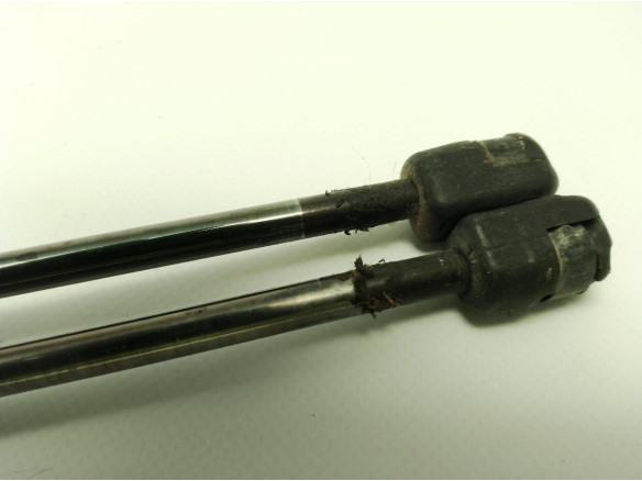 AMORTIGUADOR PORTON / TAPA MALETA OPEL CORSA B (S93)|Desguaces La Cabaña