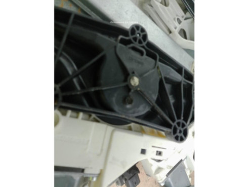 ELEVALUNAS PUERTA LAT DEL DER TOYOTA AVENSIS (_T25_)|Desguaces La Cabaña