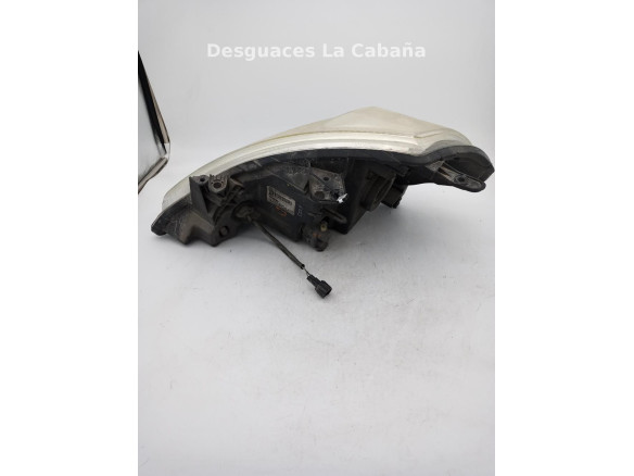 26010EM00A FARO DERECHO NISSAN TIIDA Fastback (C11) |Desguaces La Cabaña