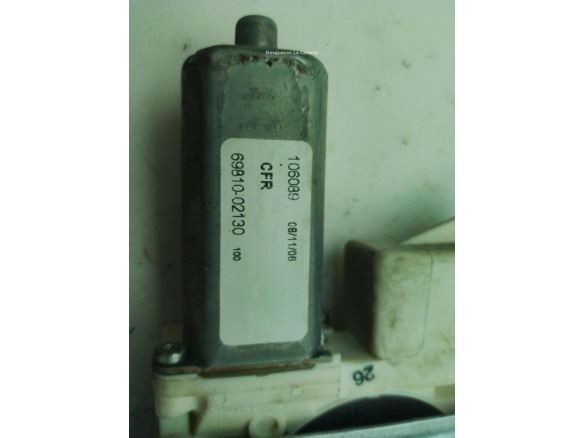 6981002130 ELEVALUNAS PUERTA LAT DEL DER TOYOTA COROLLA (_E12_)|Desguaces La Cabaña